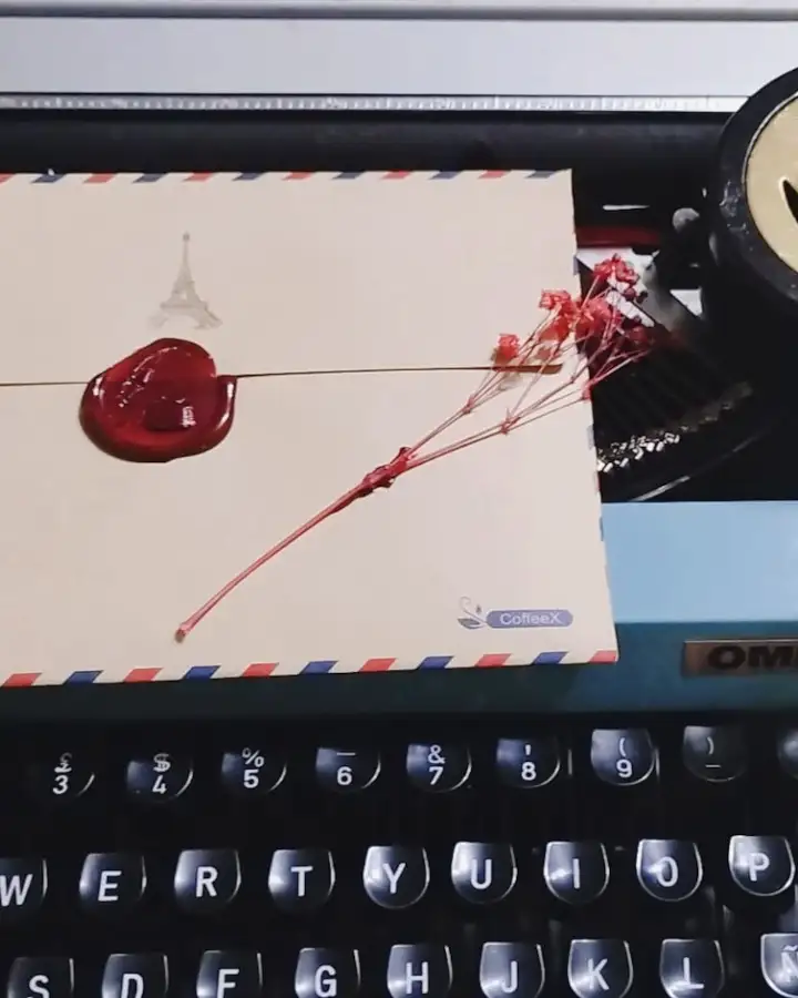 Sobre vintage con maquina de escribir